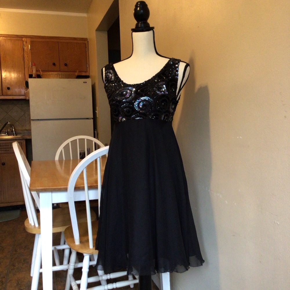 Tonight. Black Embroidered and gauze MIDI Dress. Medium.